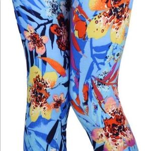 New Blue Floral  Peachskin leggings one size